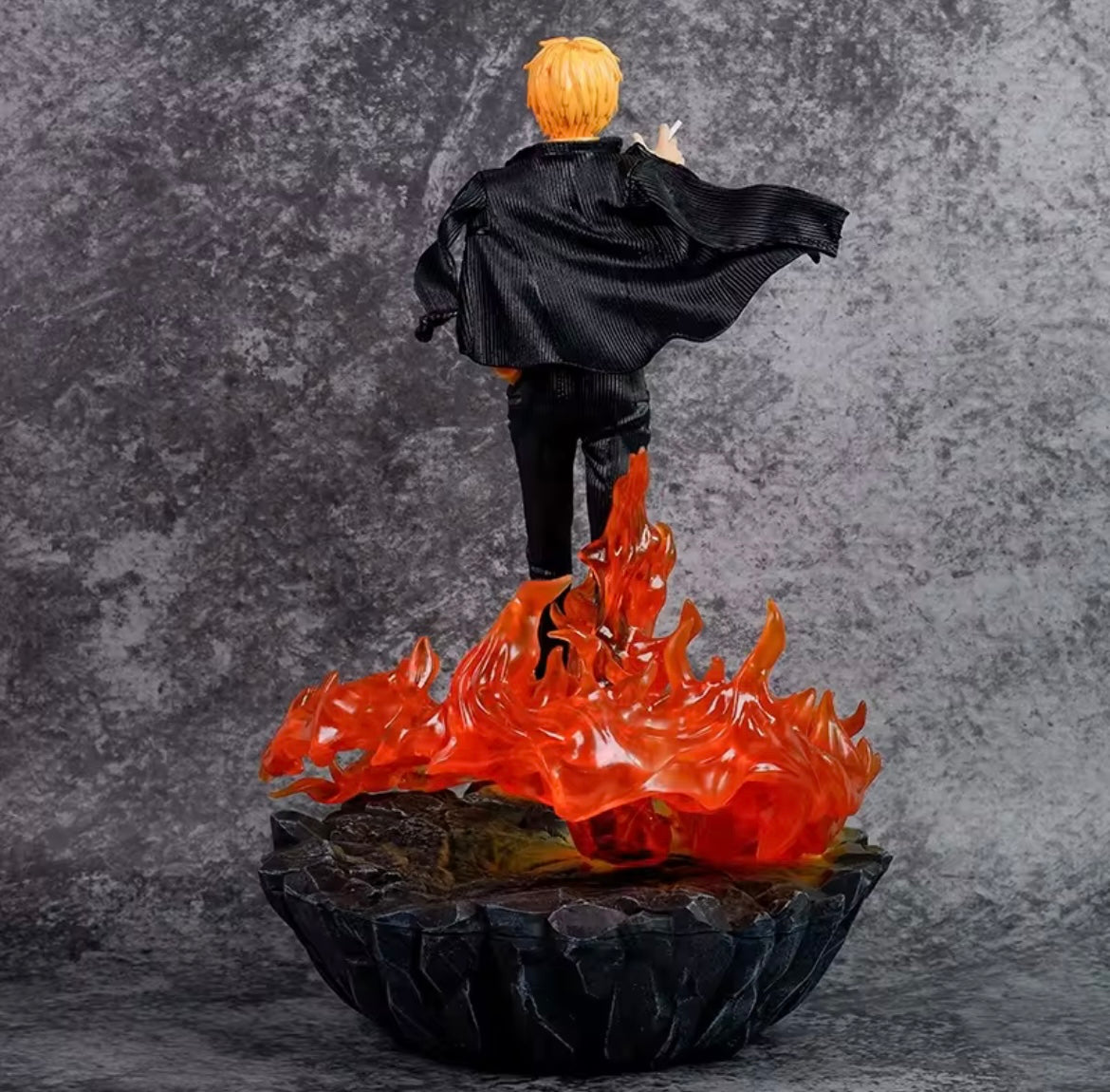 One Piece Sanji Action Figure Luffy Sauron Illuminated Scene